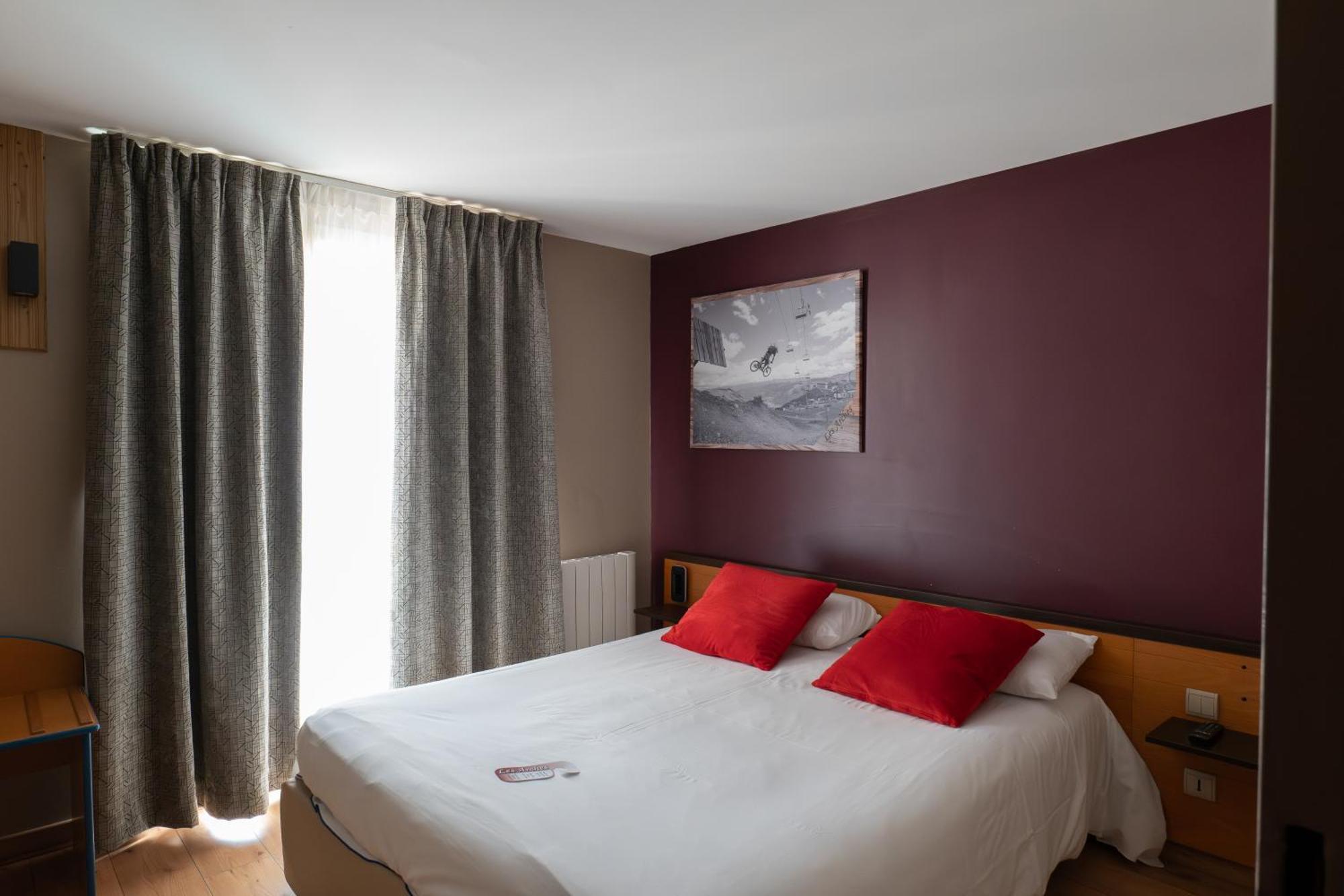סן-לארי-סולאן Hotel Les Arches מראה חיצוני תמונה